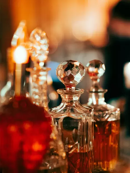 Read more about the article Oud Perfume and its Healing Properties: Aromatherapy for Women